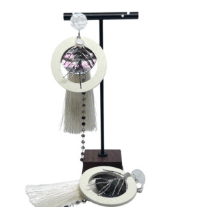 Auskarai „Kutas“ – Balti